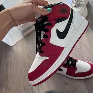 Jordan 1 Mid. - Chicago size 39 women